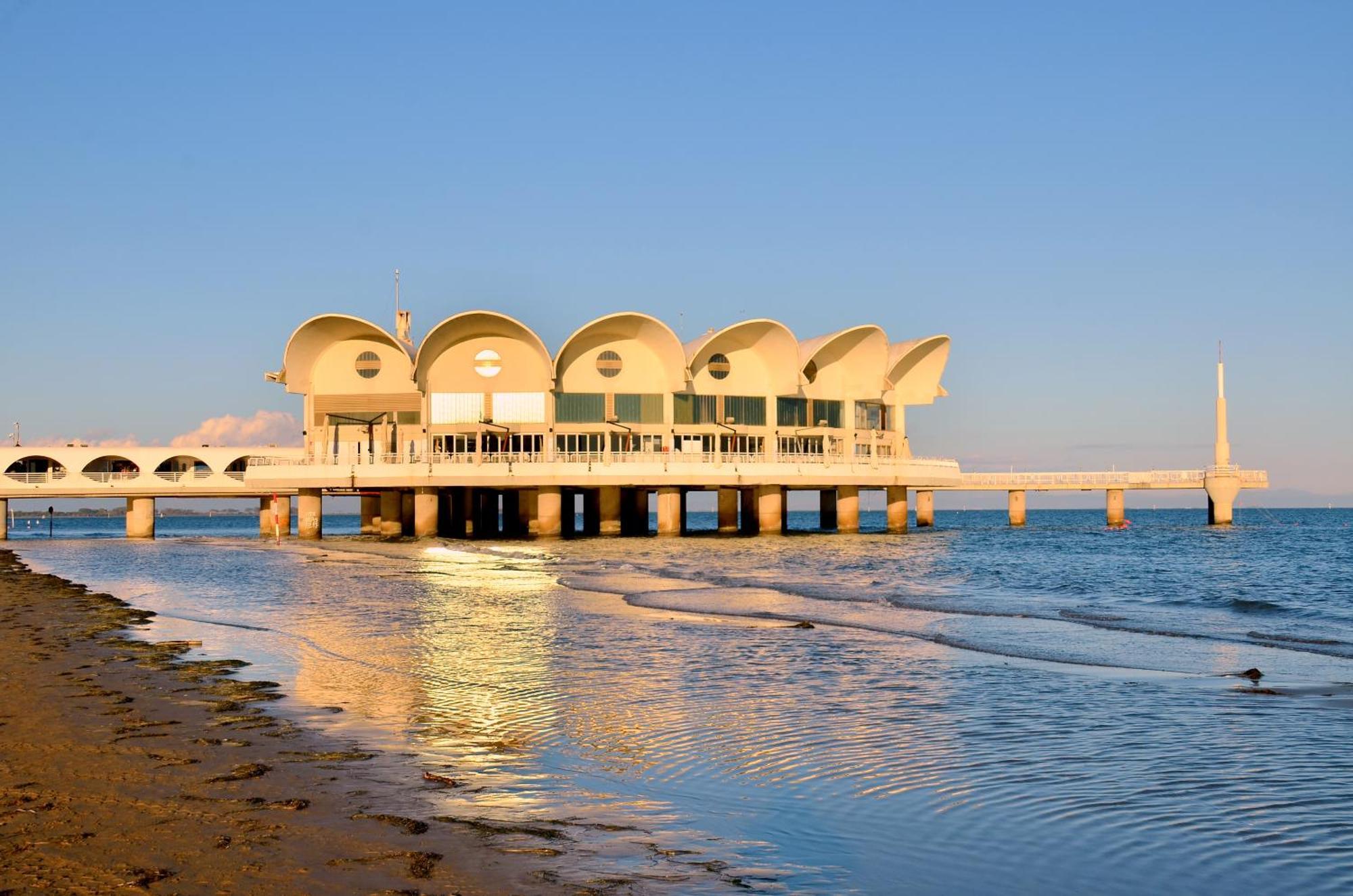 Hotel Etna Lignano Sabbiadoro Exterior foto