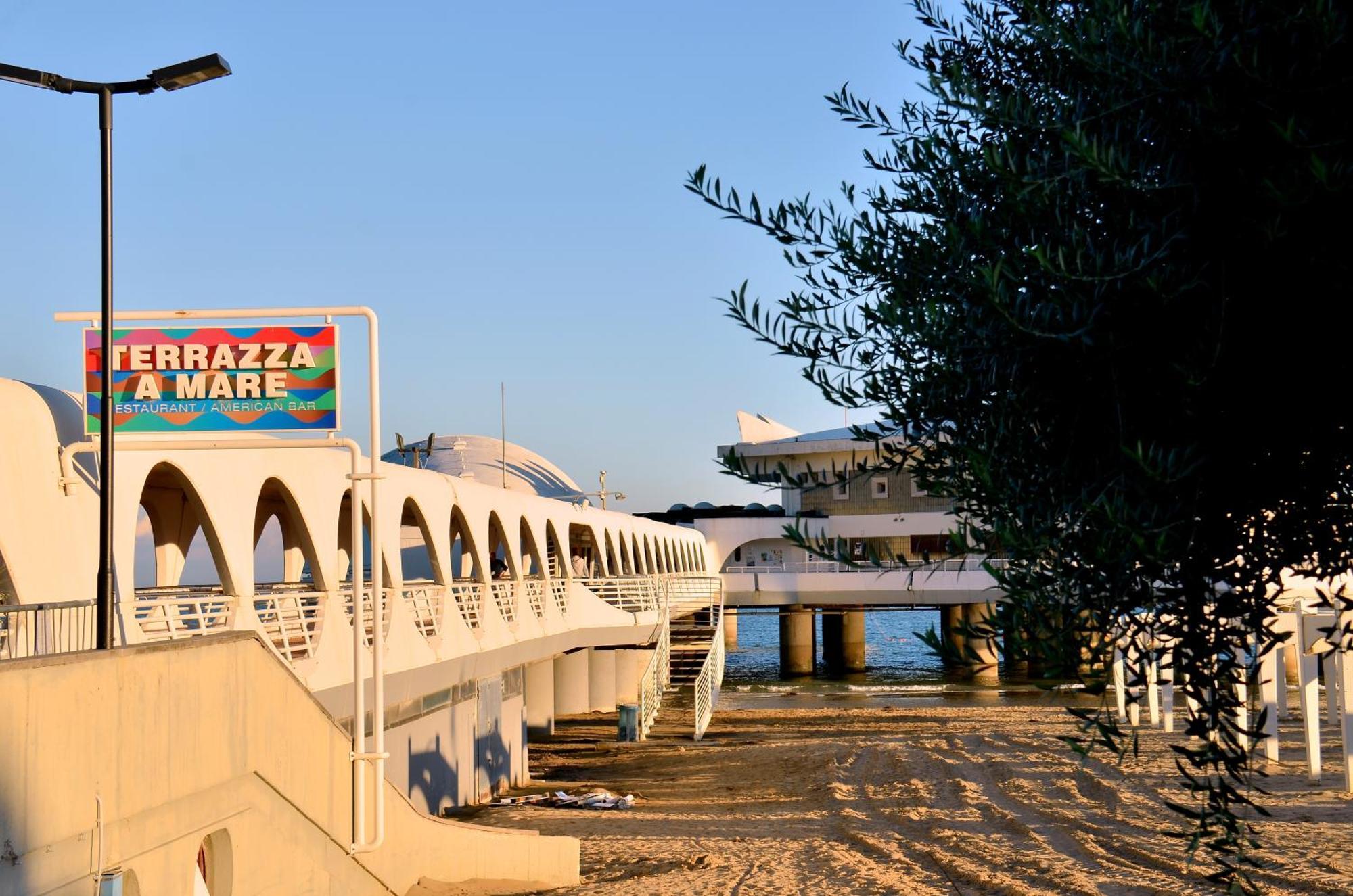 Hotel Etna Lignano Sabbiadoro Exterior foto