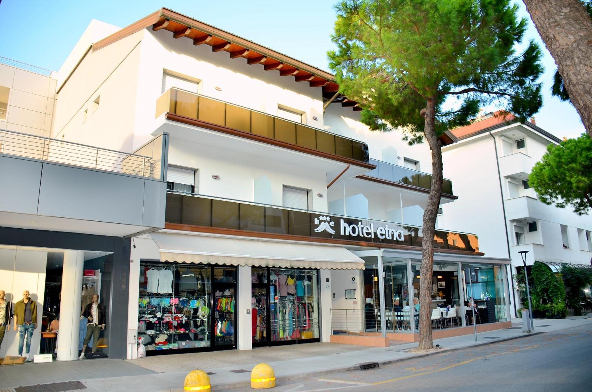 Hotel Etna Lignano Sabbiadoro Exterior foto