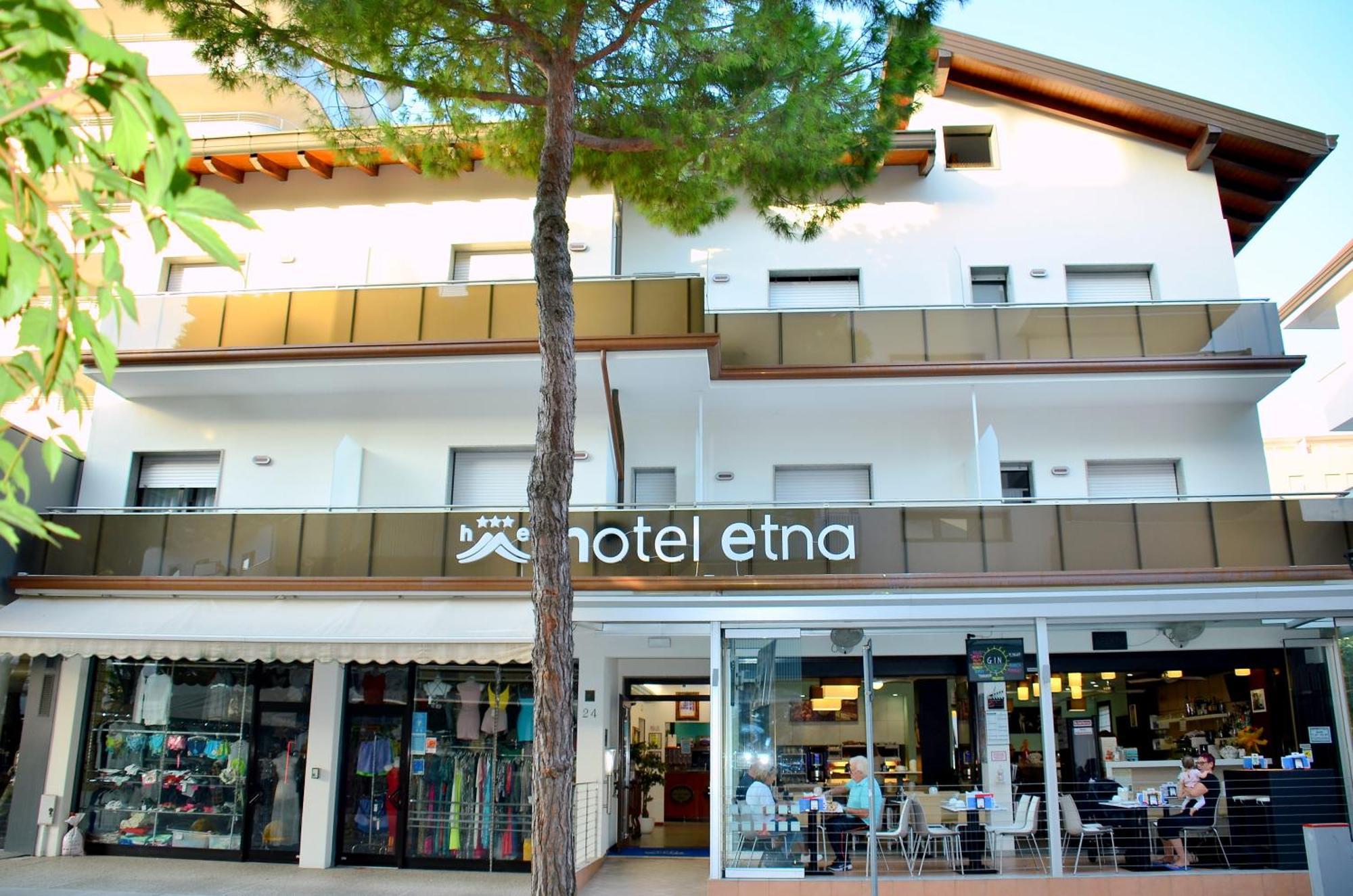 Hotel Etna Lignano Sabbiadoro Exterior foto