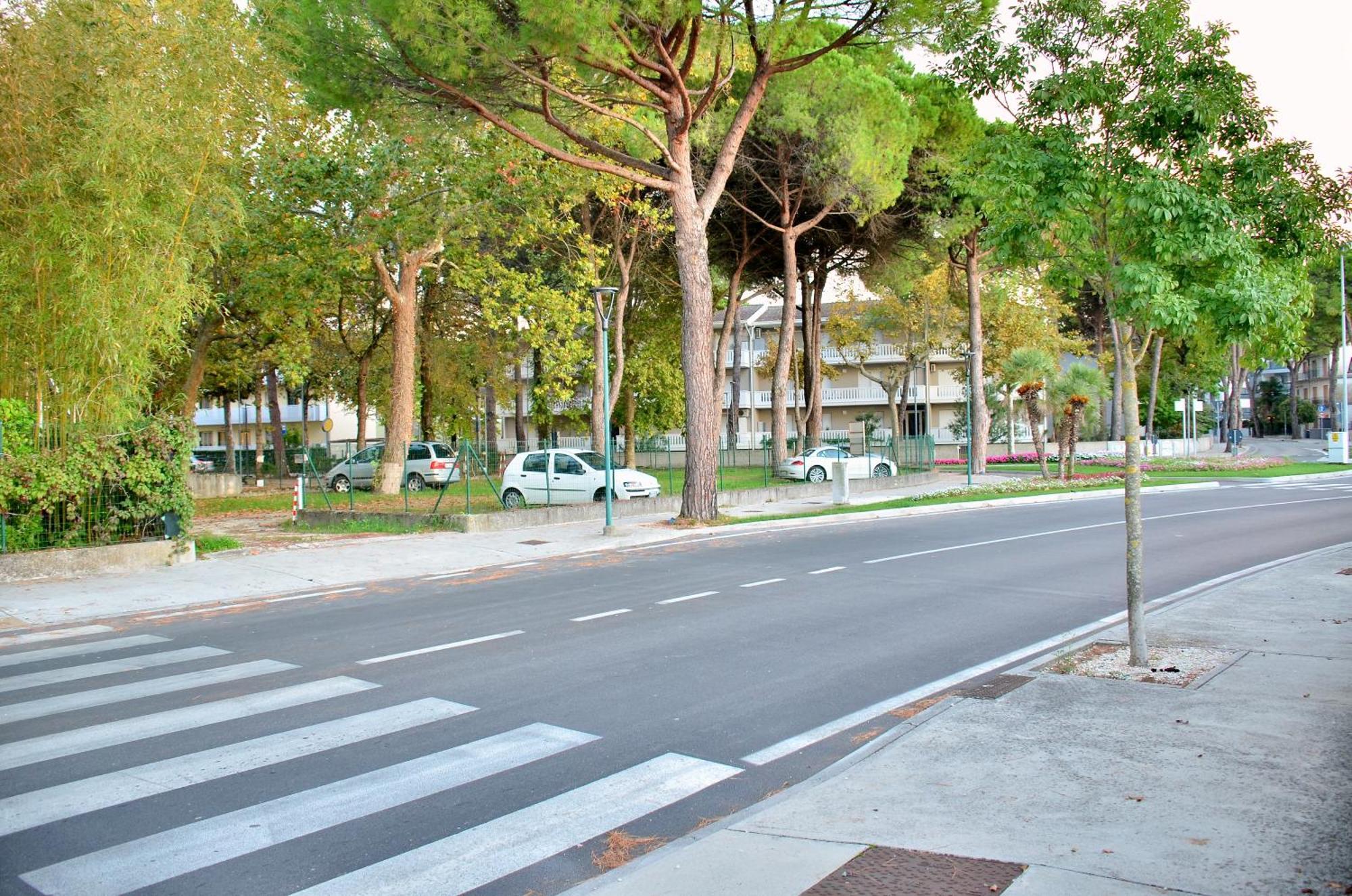 Hotel Etna Lignano Sabbiadoro Exterior foto
